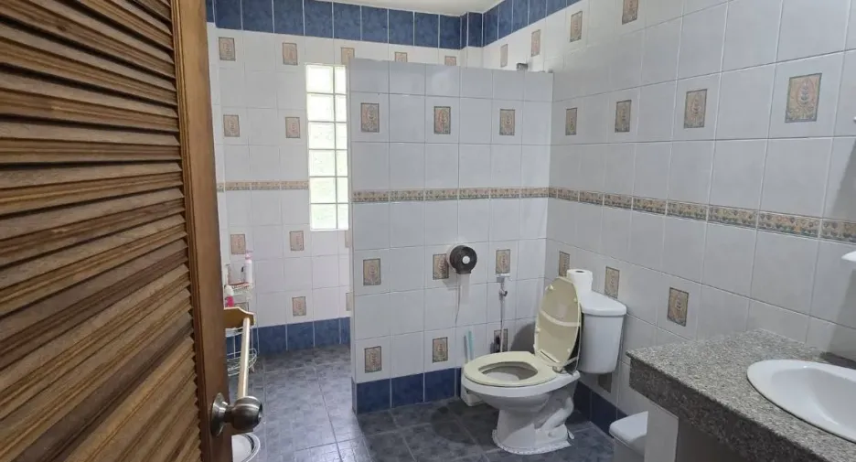 For sale 6 bedrooms villa in Kathu, Phuket