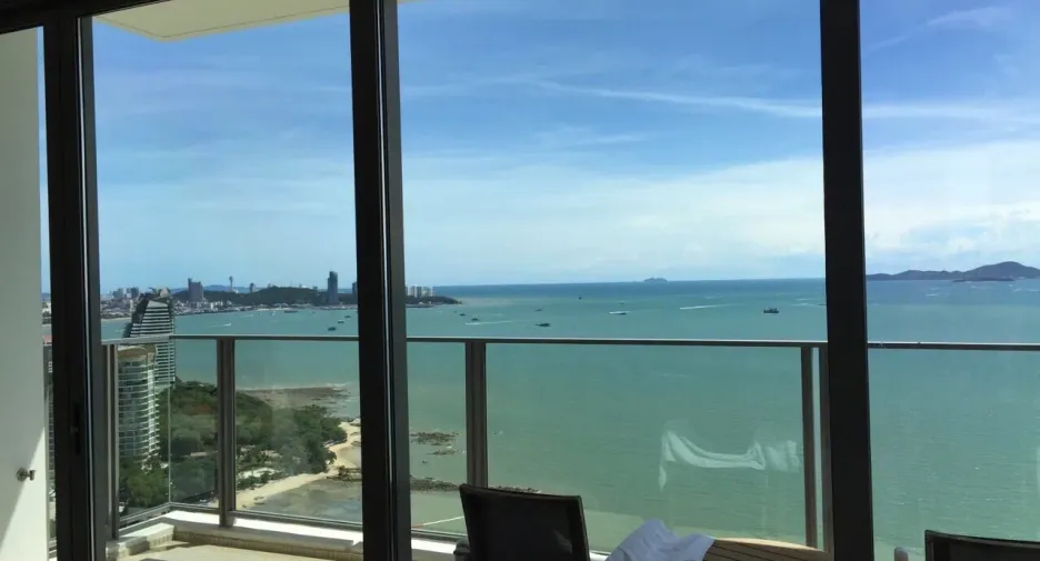For rent 3 bedrooms condo in Bang Lamung, Chonburi