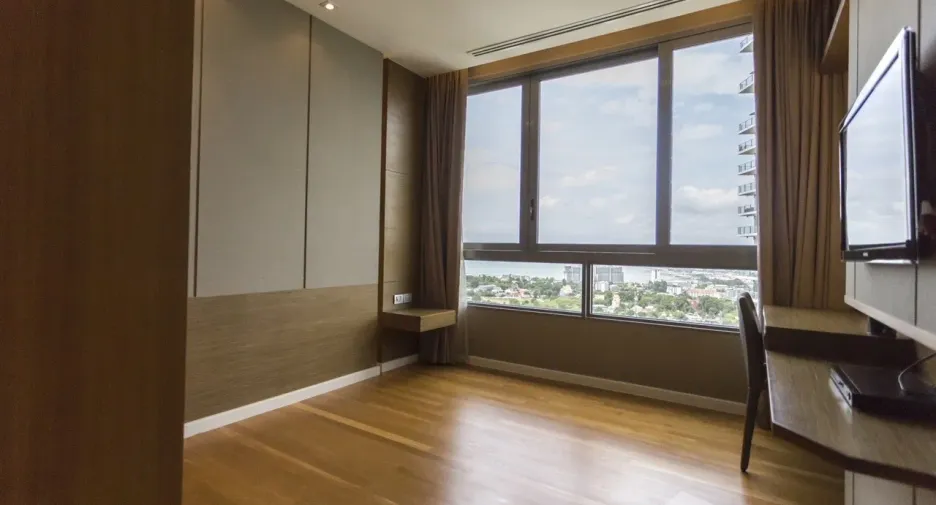 For rent 3 bedrooms condo in Bang Lamung, Chonburi