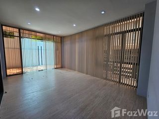 For sale and for rent 7 bedrooms townhouse in Yan Nawa, Bangkok