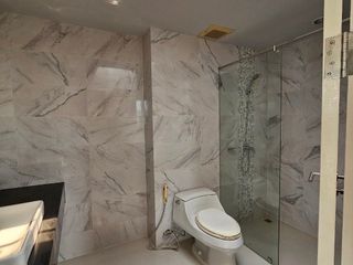 For sale and for rent 7 bedrooms townhouse in Yan Nawa, Bangkok