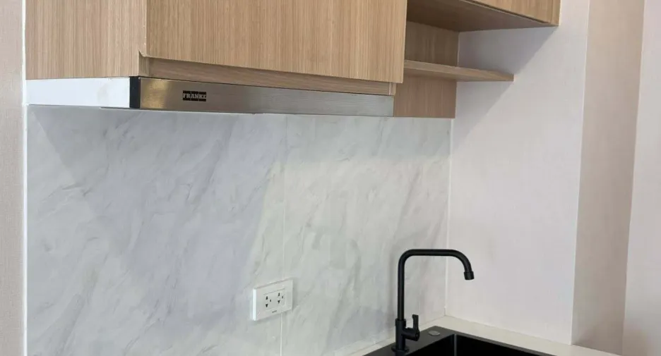 For sale 1 bed condo in Watthana, Bangkok