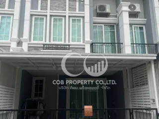 À vendre 4 chambres maison de ville à Mueang Samut Prakan, Samut Prakan