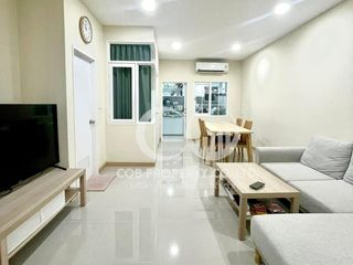 À vendre 4 chambres maison de ville à Mueang Samut Prakan, Samut Prakan