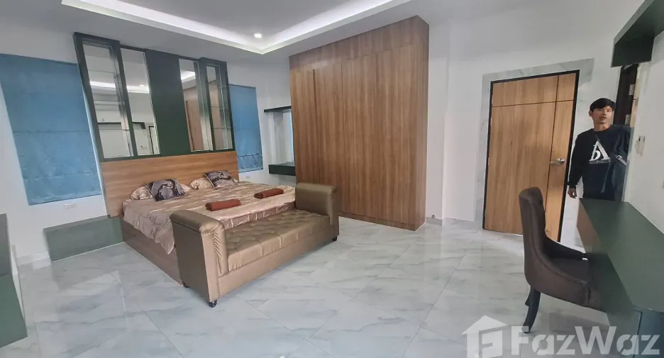 Villa en alquiler de 4 habitaciones en Bang Lamung, Chonburi