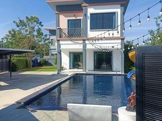 Villa en alquiler de 4 habitaciones en Bang Lamung, Chonburi