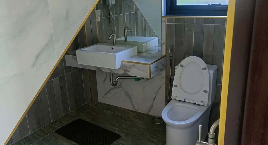 Villa en alquiler de 4 habitaciones en Bang Lamung, Chonburi