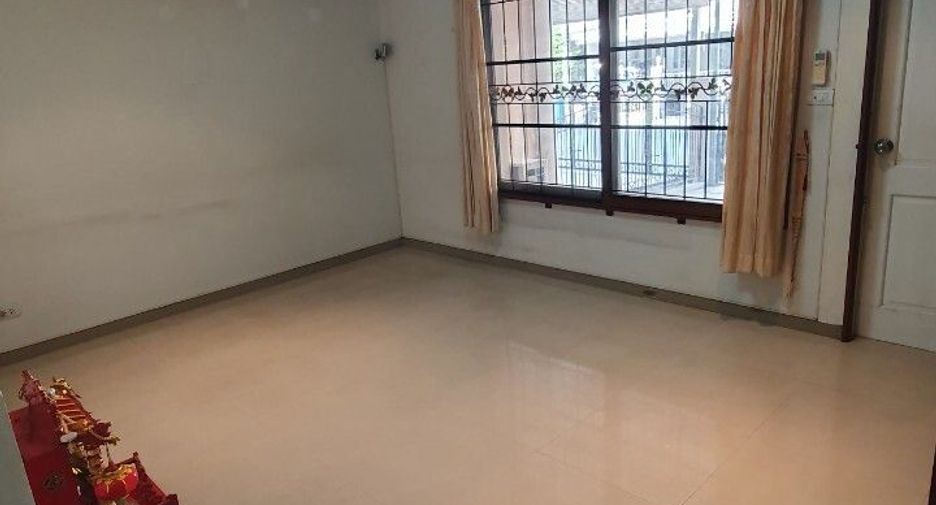 For sale 3 bedrooms townhouse in Bueng Kum, Bangkok