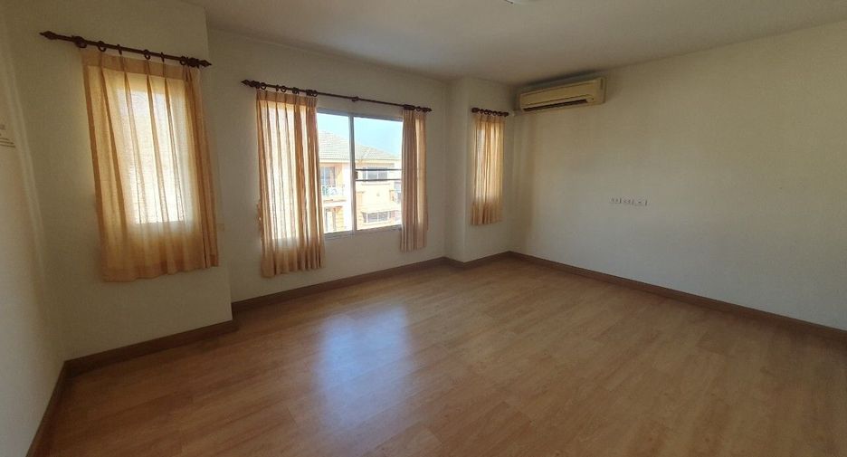 For sale 3 bedrooms townhouse in Bueng Kum, Bangkok