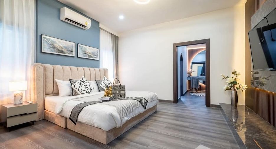 For sale 4 bedrooms villa in Bang Lamung, Chonburi
