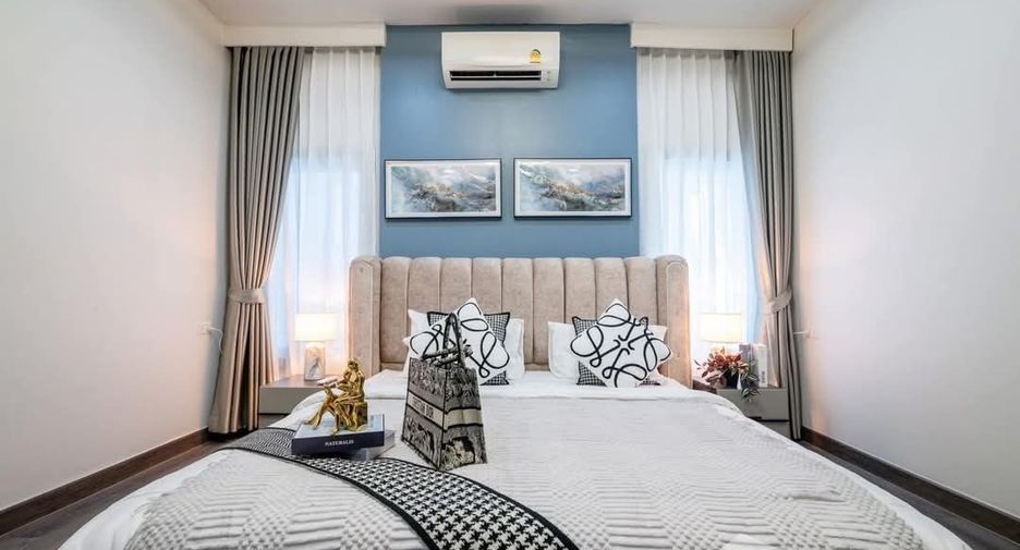 For sale 4 bedrooms villa in Bang Lamung, Chonburi