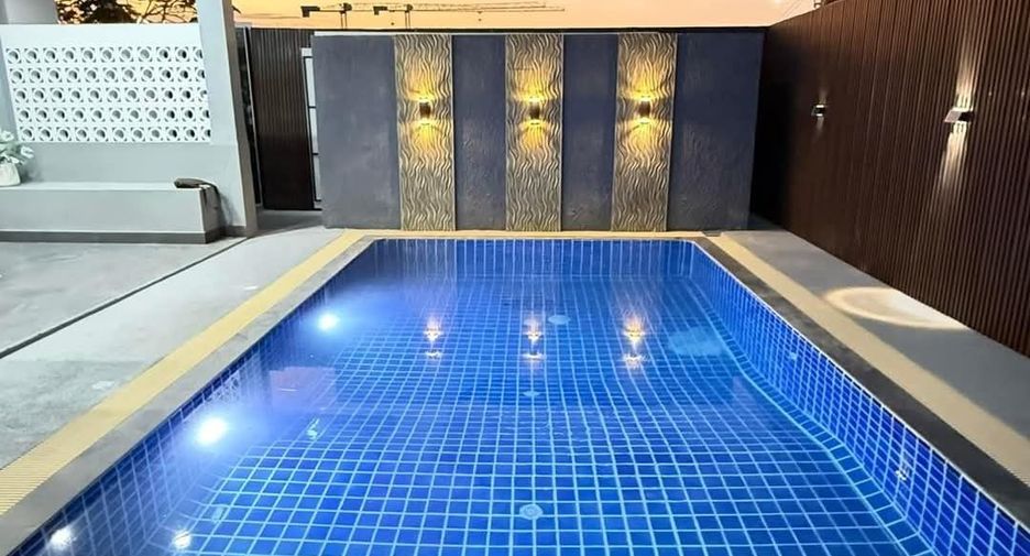 For sale 4 bedrooms villa in Bang Lamung, Chonburi