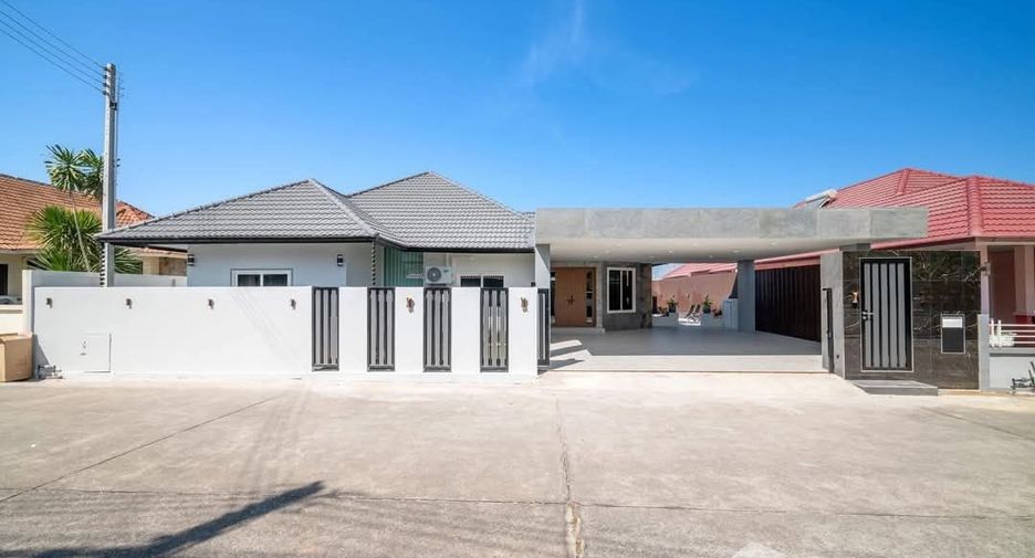 For sale 4 bedrooms villa in Bang Lamung, Chonburi