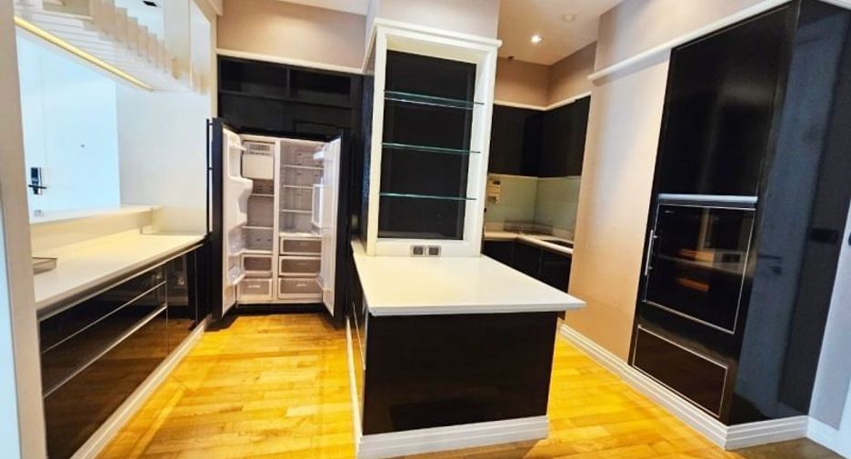 For sale and for rent 3 bedrooms condo in Khlong Toei, Bangkok