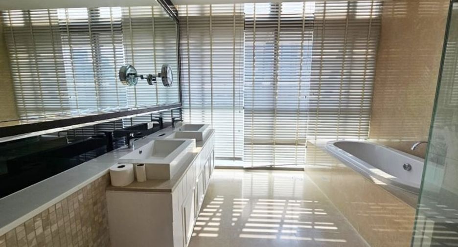 For sale and for rent 3 bedrooms condo in Khlong Toei, Bangkok