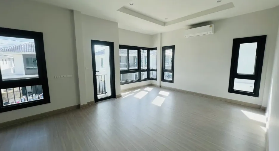 For sale 4 bedrooms house in Mueang Phuket, Phuket