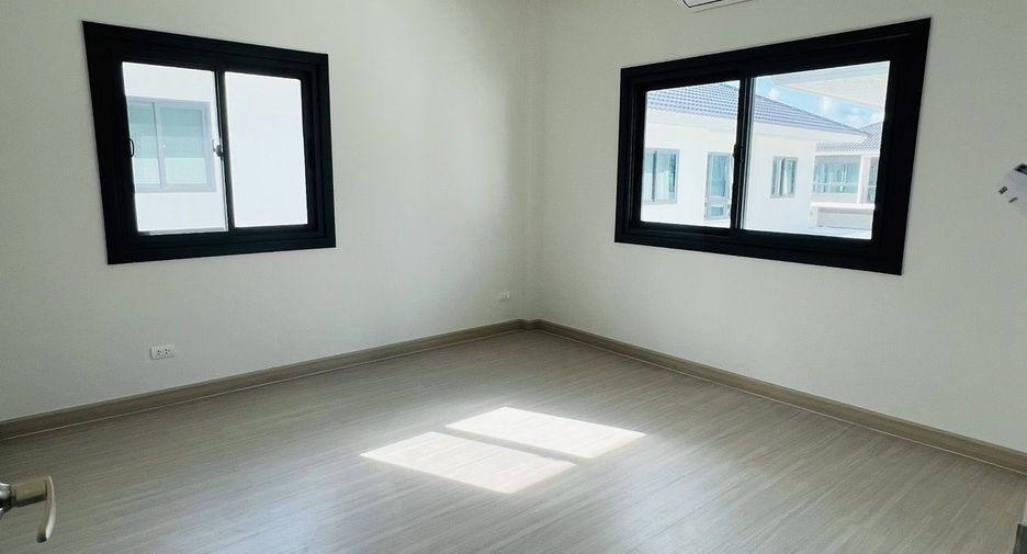 For sale 4 bedrooms house in Mueang Phuket, Phuket
