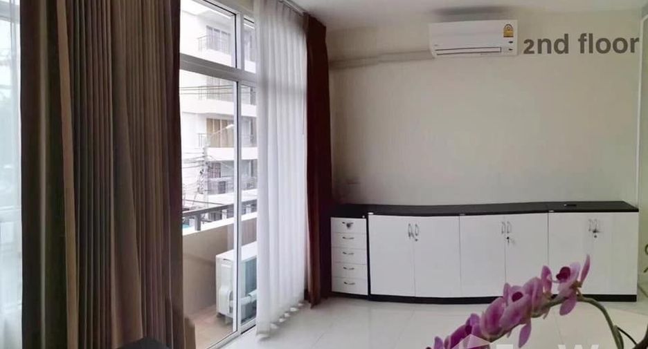 Продажа офис в Хуаи Кхщанг, Бангкок