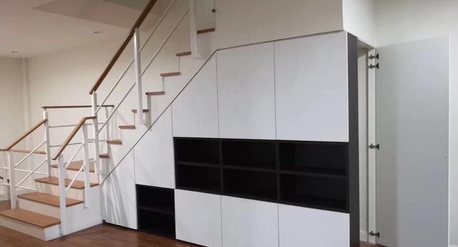 Продажа офис в Хуаи Кхщанг, Бангкок