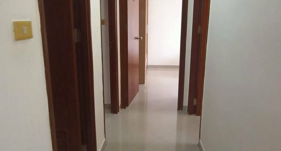 For sale 3 bedrooms condo in Yan Nawa, Bangkok