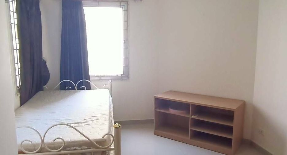 For sale 3 bedrooms condo in Yan Nawa, Bangkok