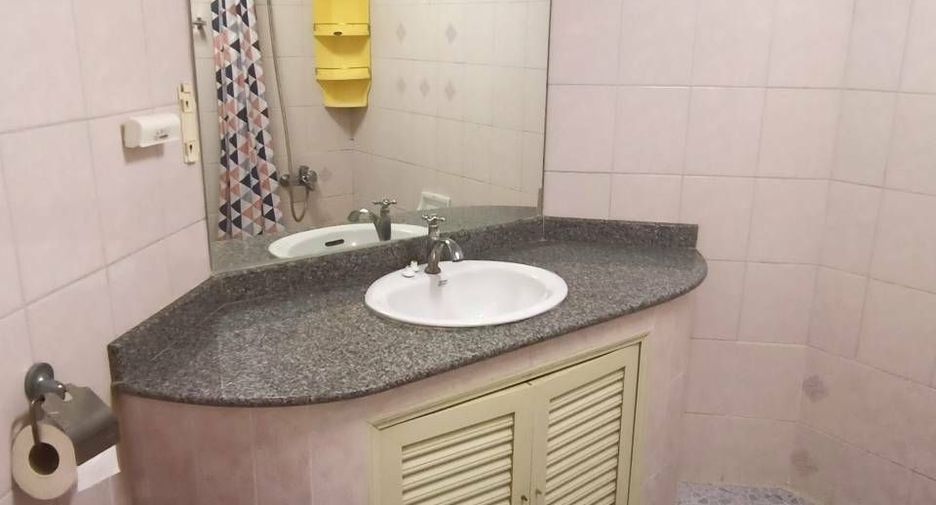 For sale 3 bedrooms condo in Yan Nawa, Bangkok