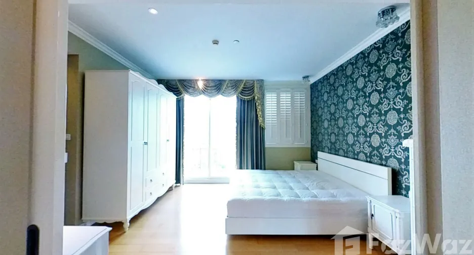 Condo en venta y en alquiler de 3 habitaciones en Watthana, Bangkok