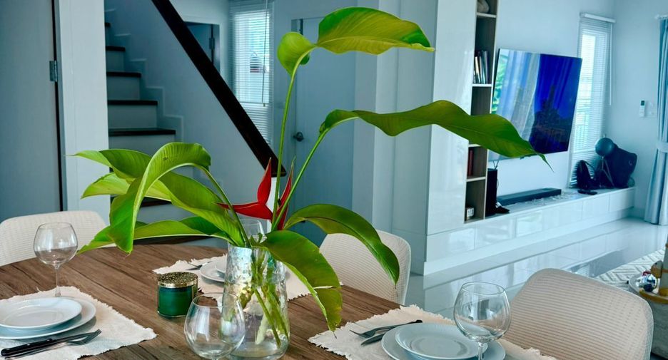 Villa zum Kauf und zur Miete mit 4 Zimmer in Thalang, Phuket