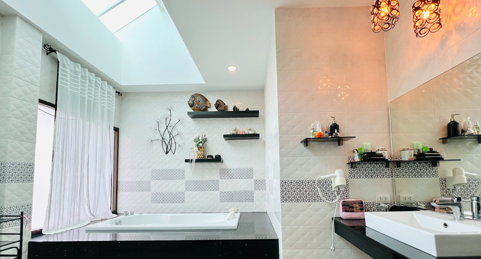 Villa en venta de 4 habitaciones en Huay Yai, Pattaya