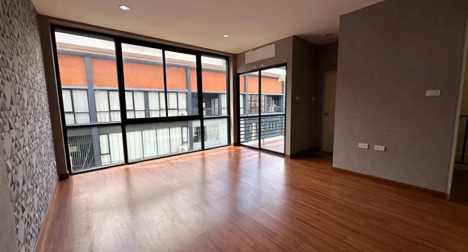 For sale 3 bedrooms townhouse in Pak Kret, Nonthaburi