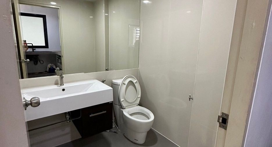 For sale 3 bedrooms townhouse in Pak Kret, Nonthaburi