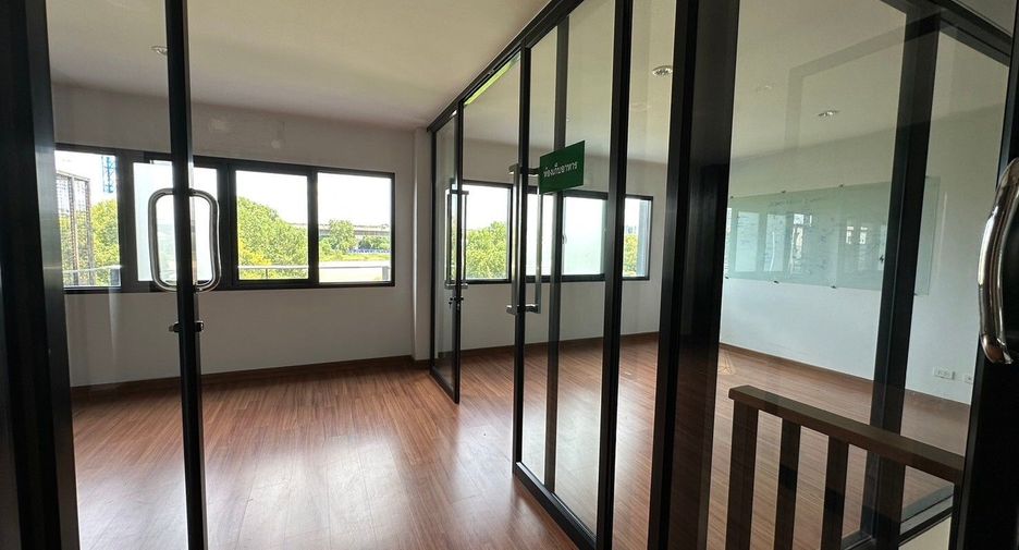 For sale 3 bedrooms townhouse in Pak Kret, Nonthaburi