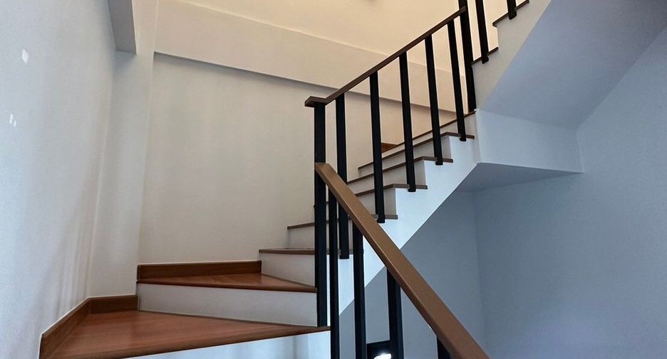 For sale 3 bedrooms townhouse in Pak Kret, Nonthaburi