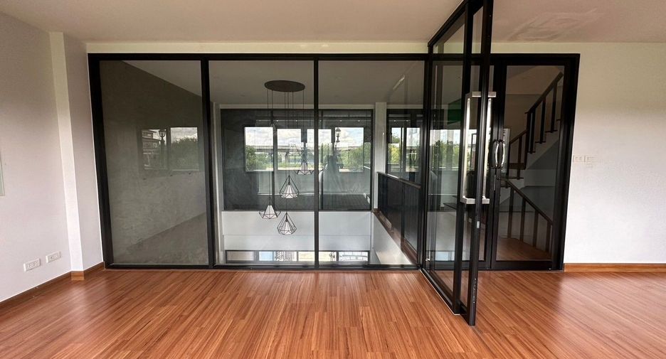 For sale 3 bedrooms townhouse in Pak Kret, Nonthaburi