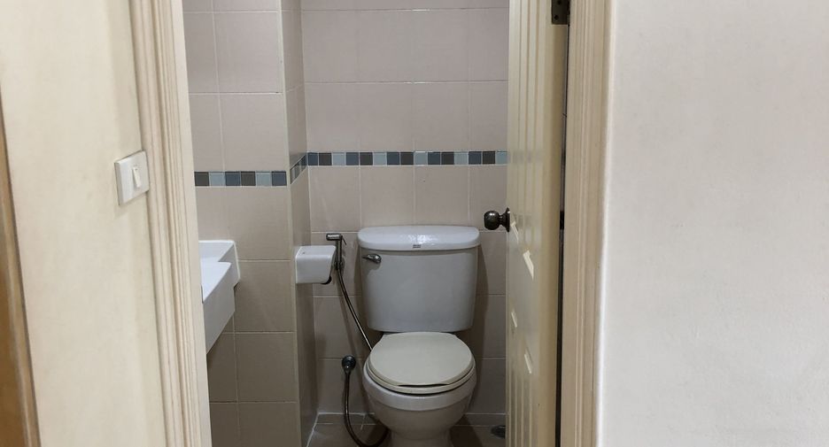 For sale 2 bedrooms condo in Bang Phlat, Bangkok