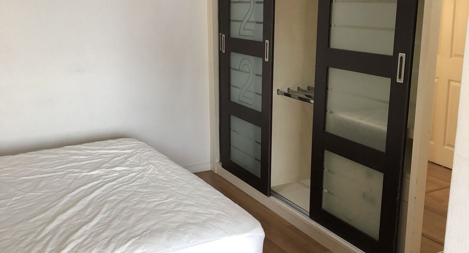 For sale 2 bedrooms condo in Bang Phlat, Bangkok