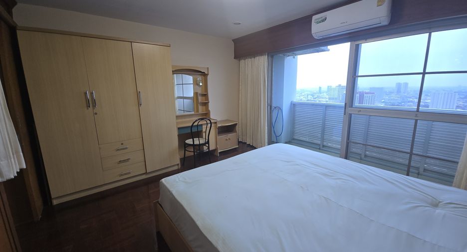 For rent and for sale 1 bed condo in Yan Nawa, Bangkok