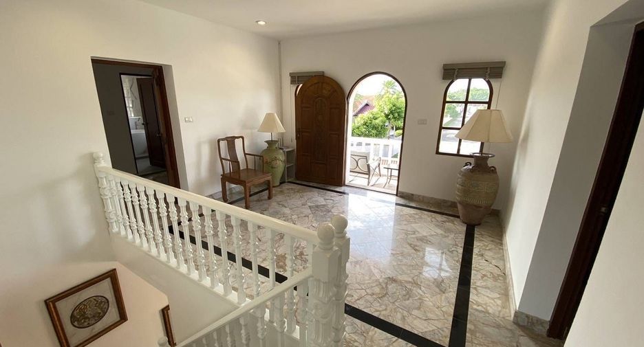 For rent 4 bedrooms house in Huay Yai, Pattaya