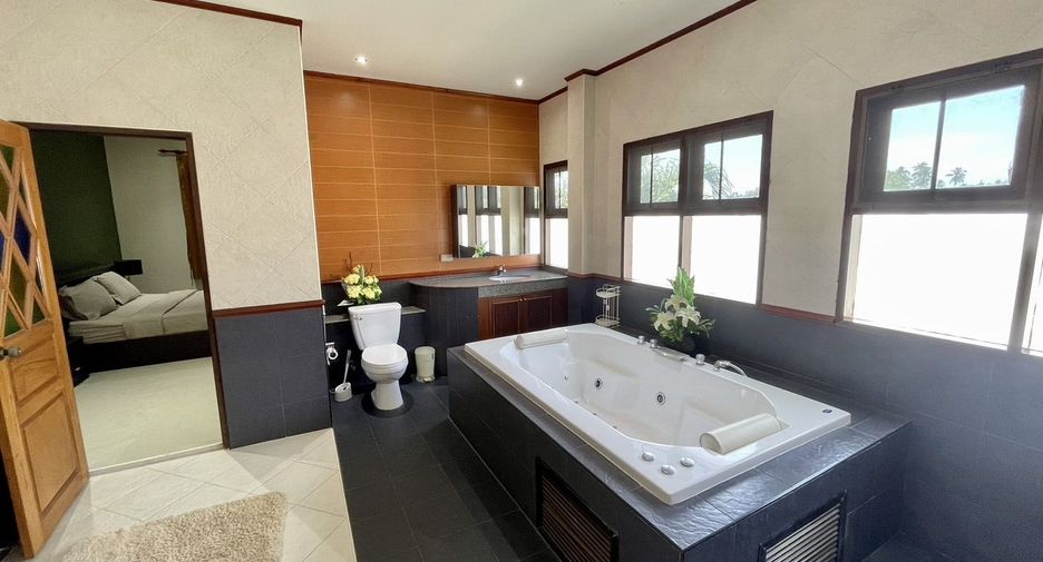 À vendre et à louer 3 chambres villa à Mueang Phuket, Phuket