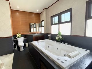 À vendre et à louer 3 chambres villa à Mueang Phuket, Phuket