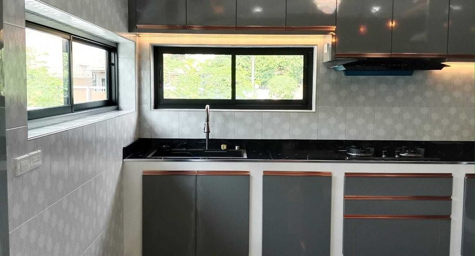 Продажа 3 спальни вилла в Банг Ламунг, Чонбури