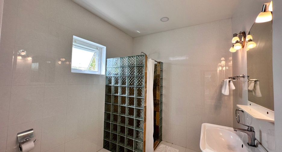 For rent 2 bedrooms condo in Mueang Phuket, Phuket