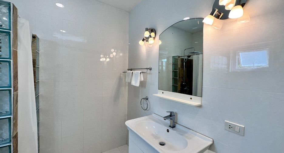 For rent 2 bedrooms condo in Mueang Phuket, Phuket
