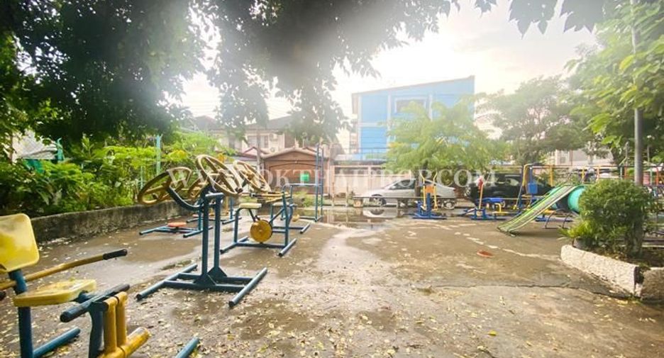 Casa adosada en venta de 2 habitaciones en Bang Kruai, Nonthaburi