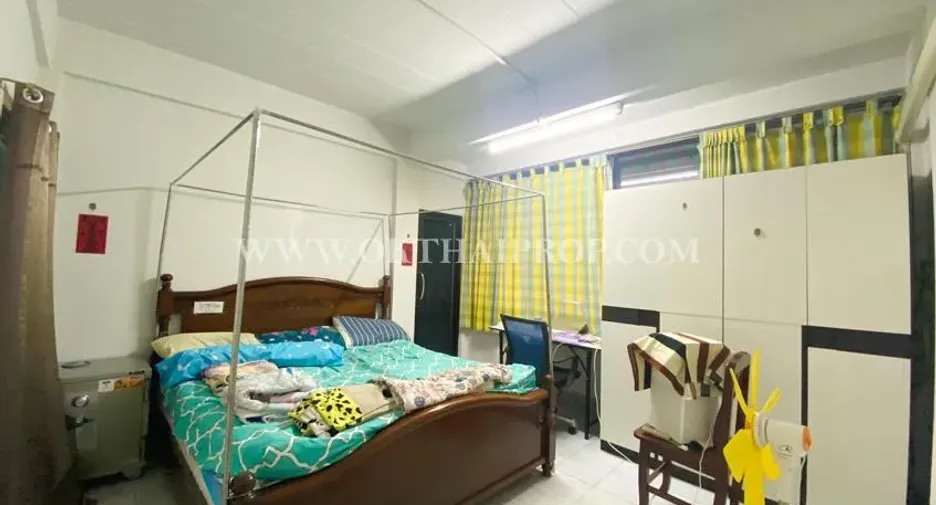 Reihenhaus zum Kauf mit 2 Zimmer in Bang Kruai, Nonthaburi