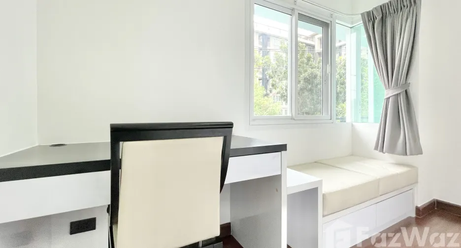For sale 2 bedrooms condo in Phra Khanong, Bangkok