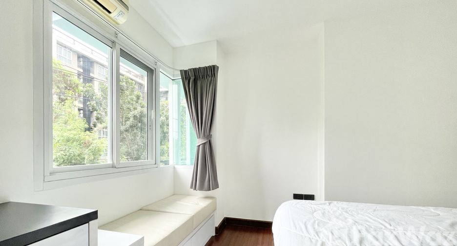 For sale 2 bedrooms condo in Phra Khanong, Bangkok