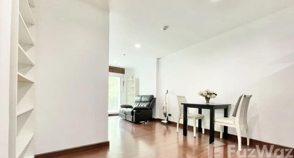 For sale 2 bedrooms condo in Phra Khanong, Bangkok