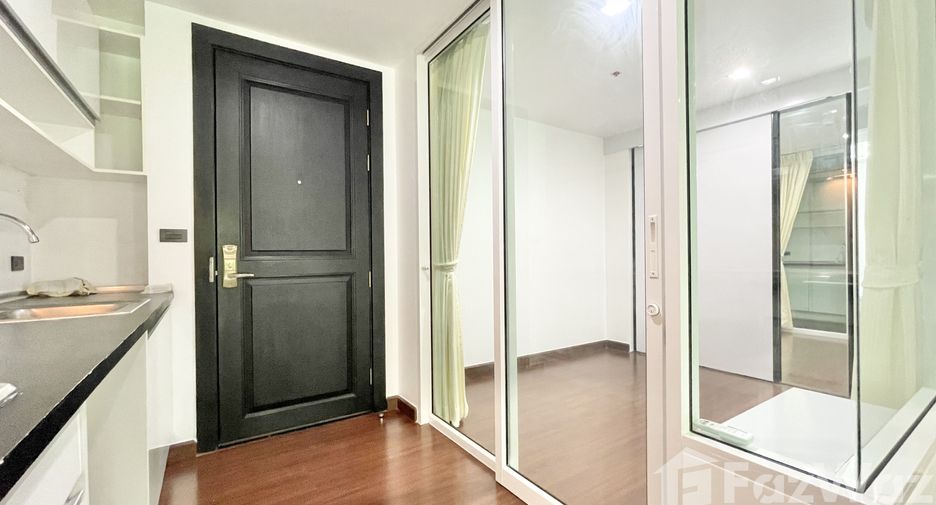 For sale 2 bedrooms condo in Phra Khanong, Bangkok