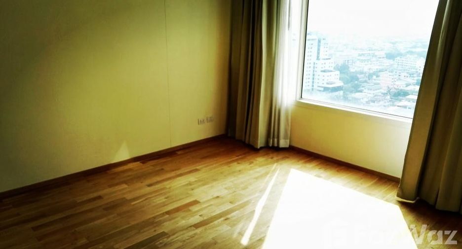 For sale and for rent 2 bedrooms condo in Sathon, Bangkok